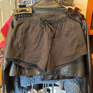 Lululemon Inner Glow High Rise Short 3”